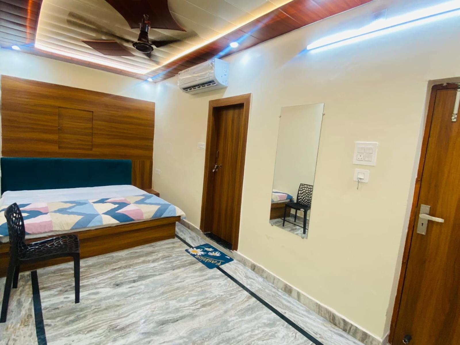 The Raman Palace- A Budget Hotel มถุรา ภายนอก รูปภาพ